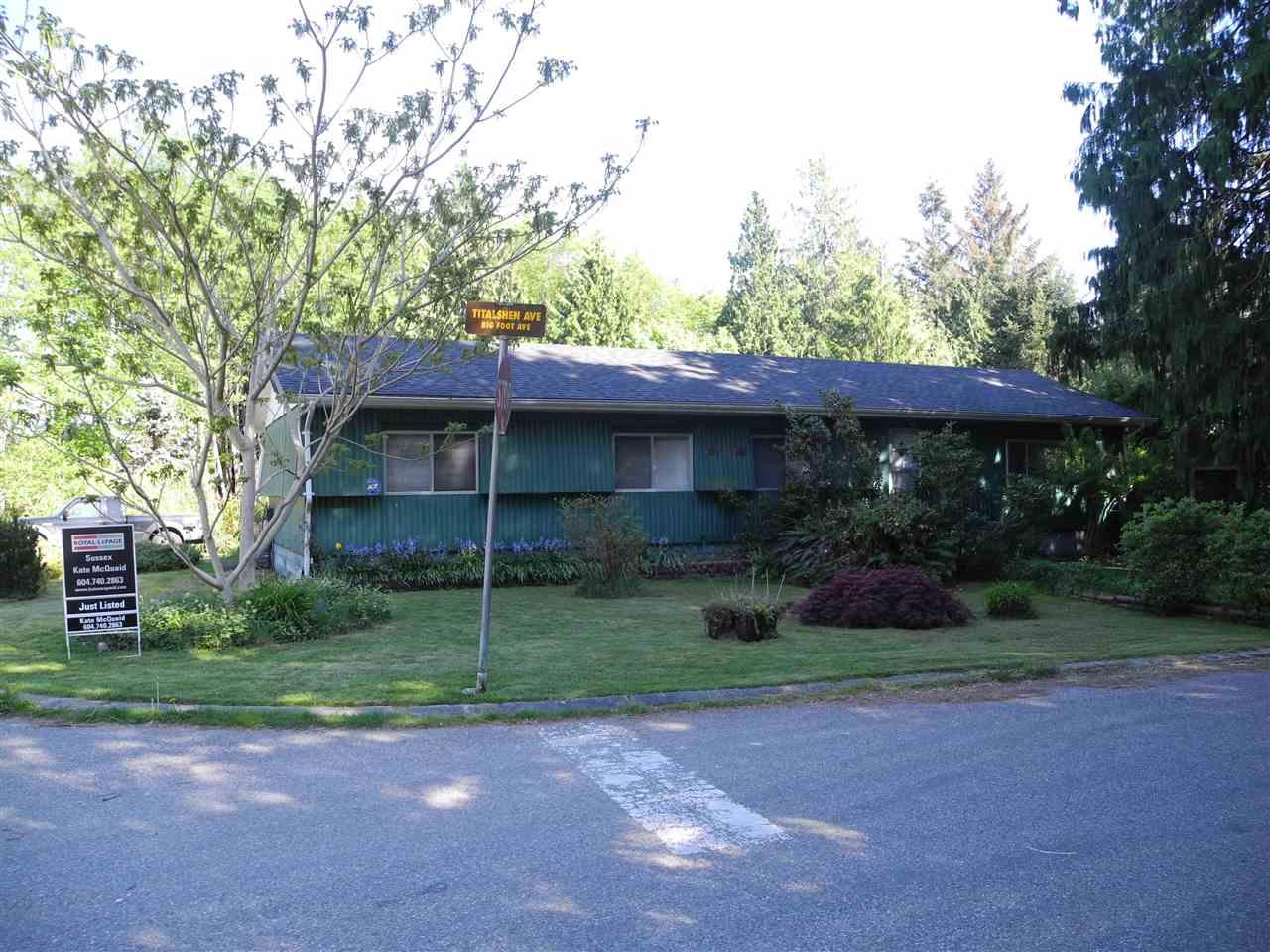 1580 Titalshen Avenue - Photo 1