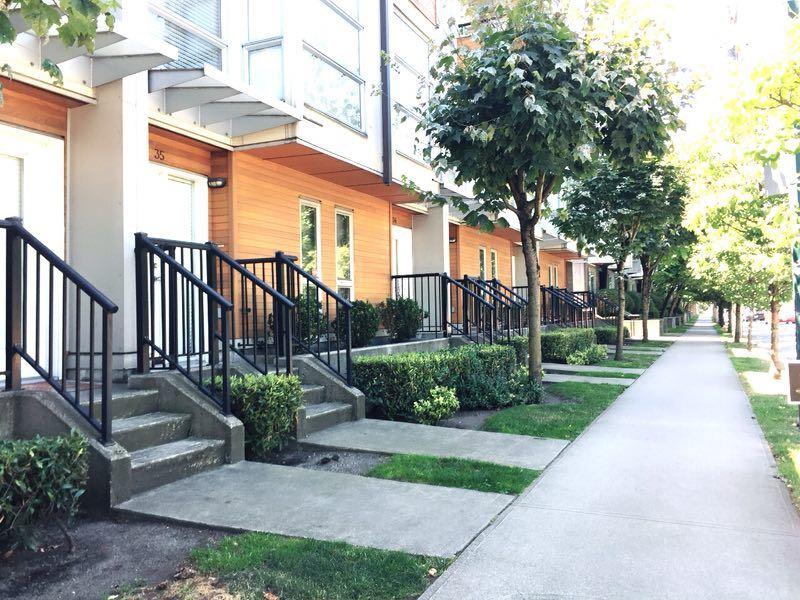638 6TH Avenue - Photo 1