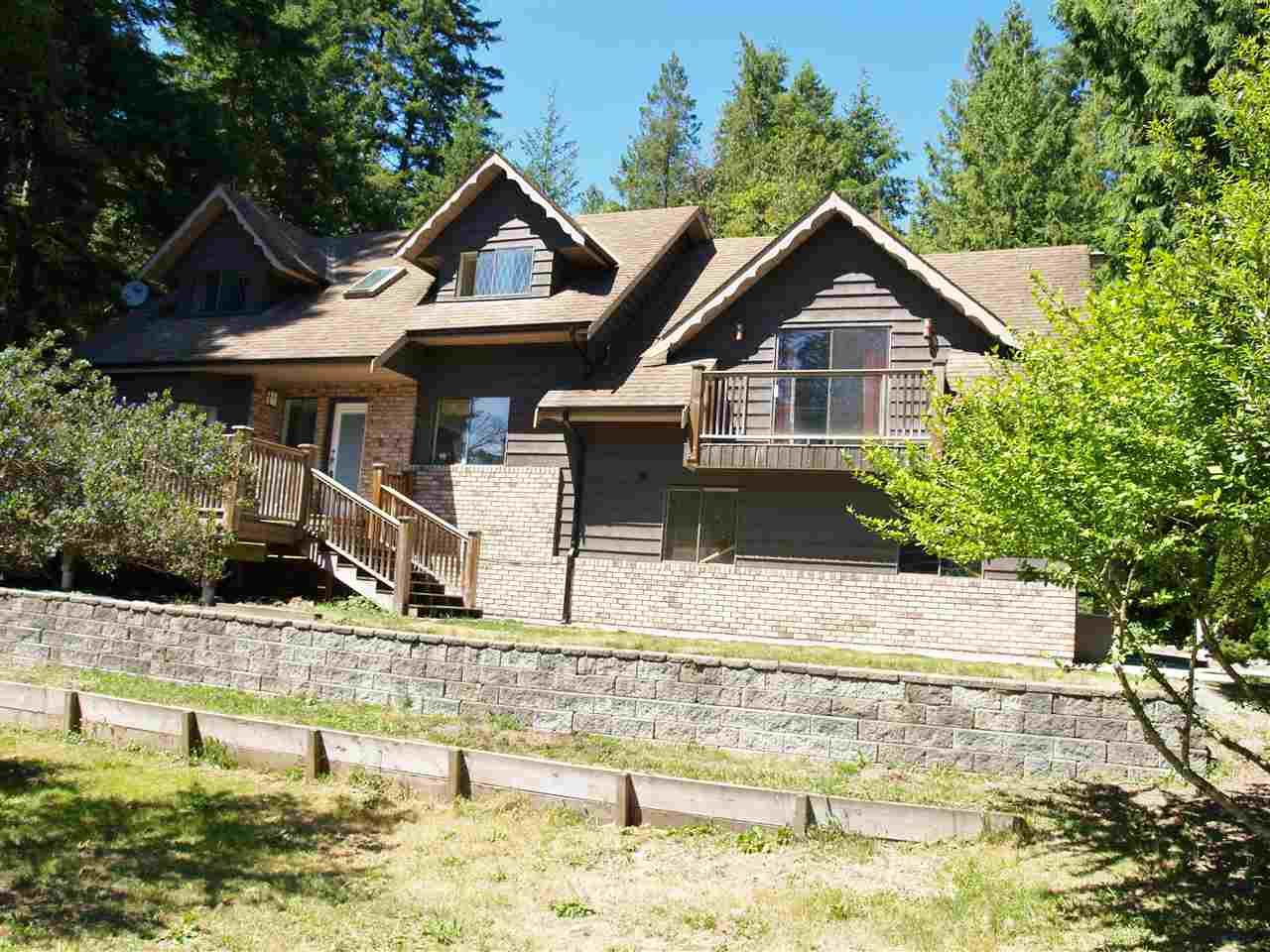 7474 Redrooffs Road - Photo 1