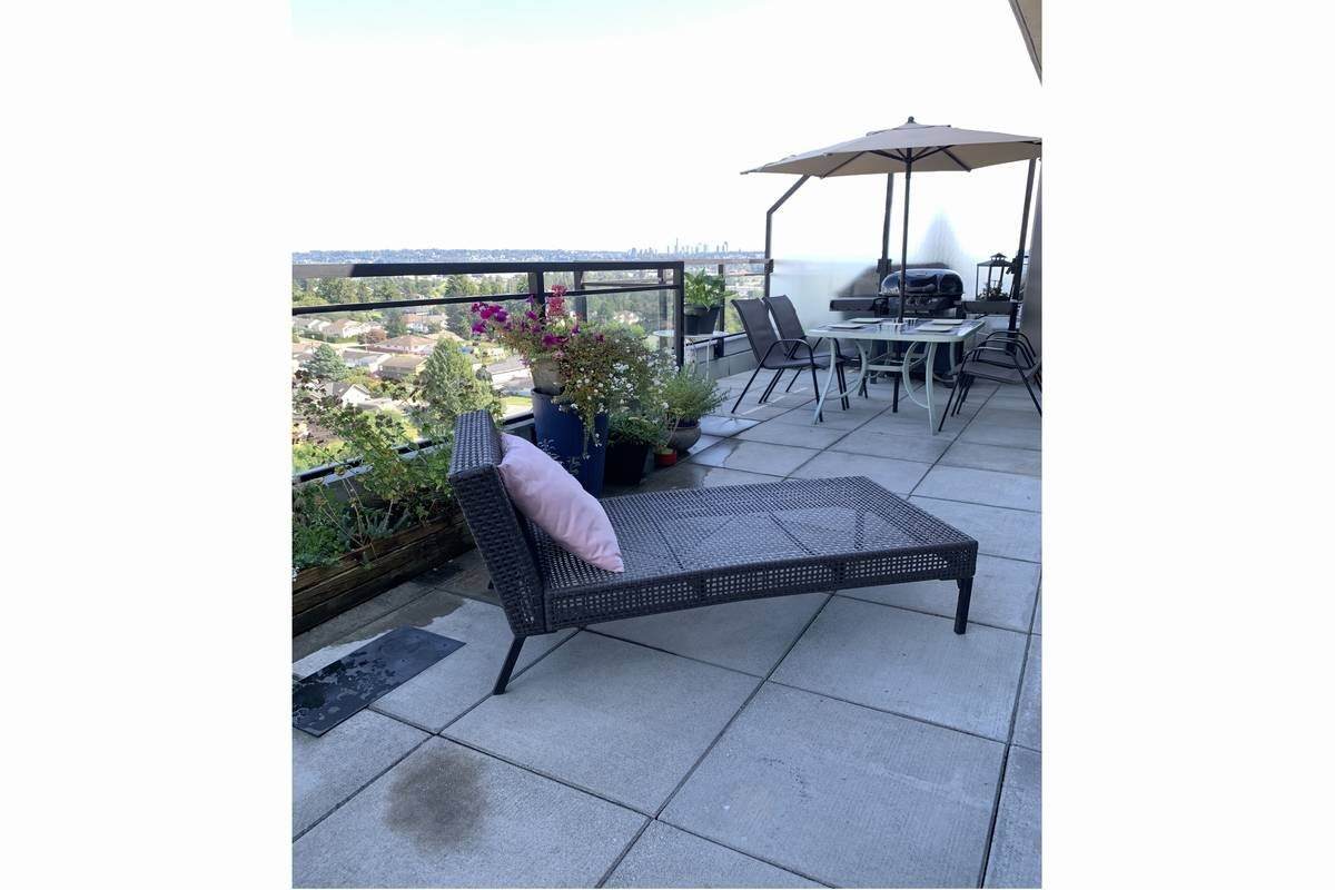 575 Delestre Avenue - Photo 1