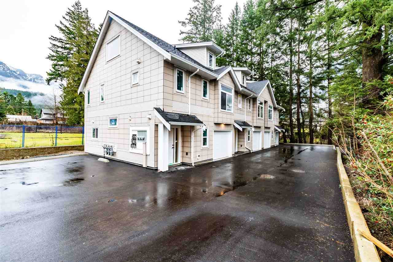 548 Park Street - Photo 1