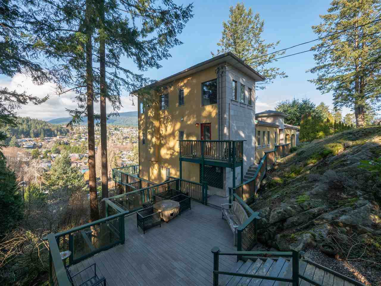 313 Skyline Drive - Photo 1