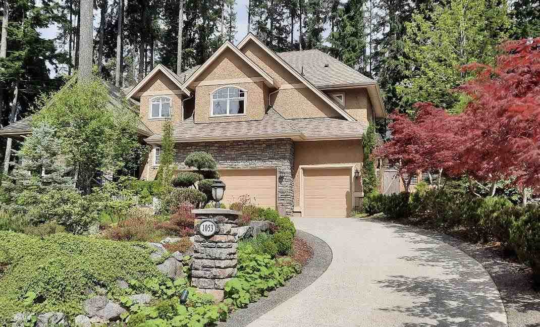 1053 Ravenswood Drive - Photo 1