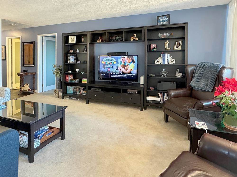 6651 Minoru Boulevard - Photo 1