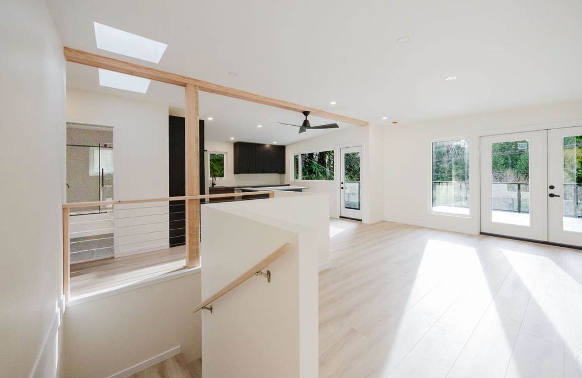 6960 Sunshine Coast Highway - Photo 1
