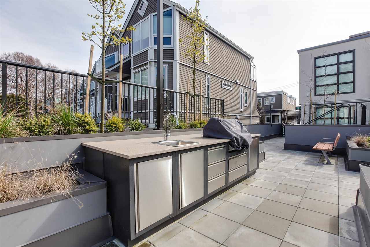 1160 Oxford Street - Photo 1