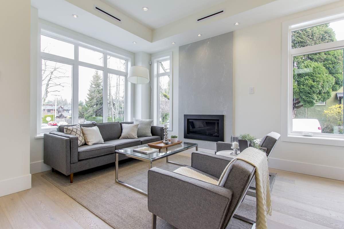 4402 9TH Avenue - Photo 1