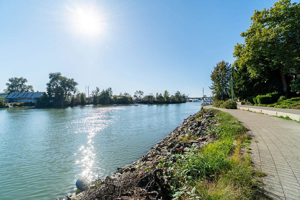 1820 Kent Avenue South Avenue - Photo 1