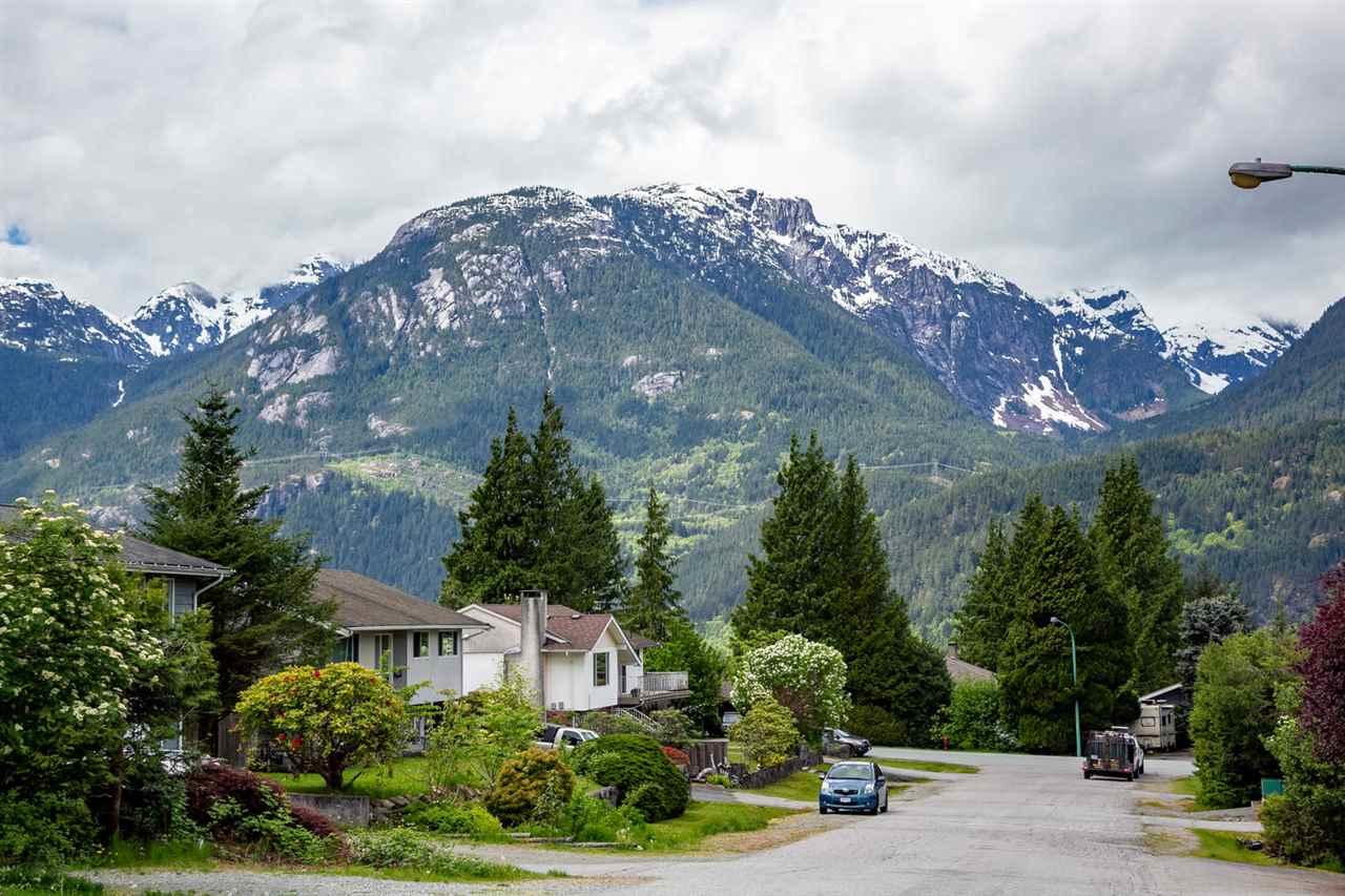 2383 Argyle Crescent - Photo 1