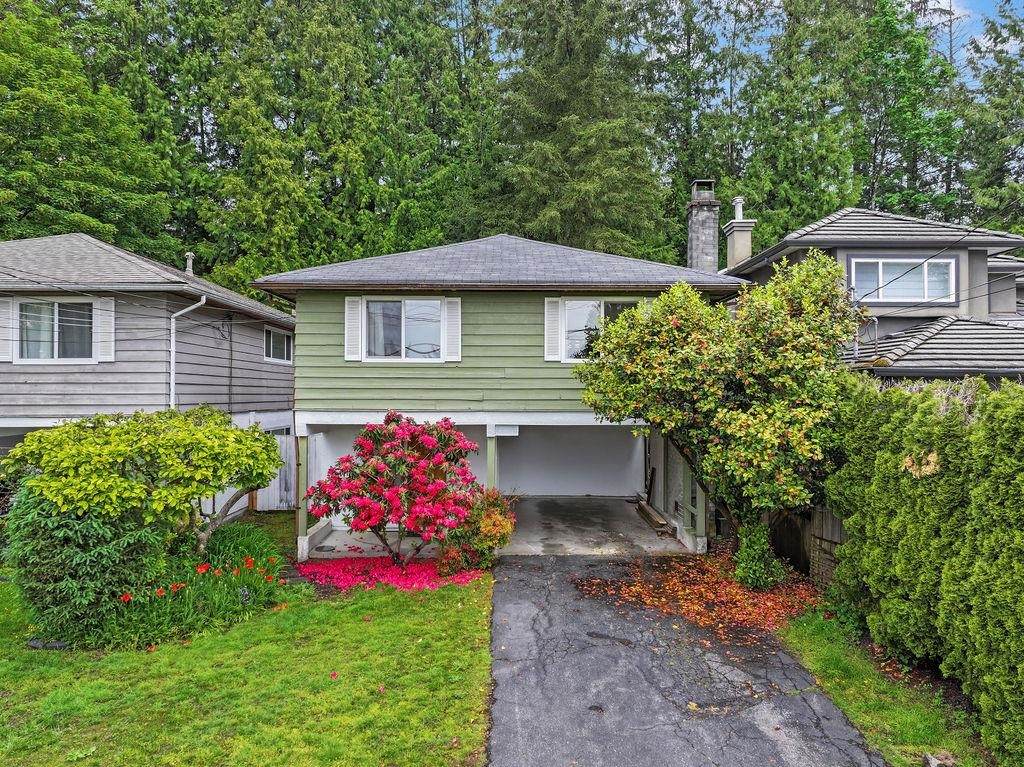 1560 Burrill Avenue - Photo 1
