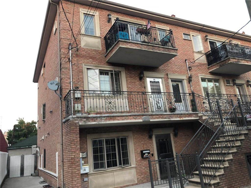 1375 70 Street - Photo 1