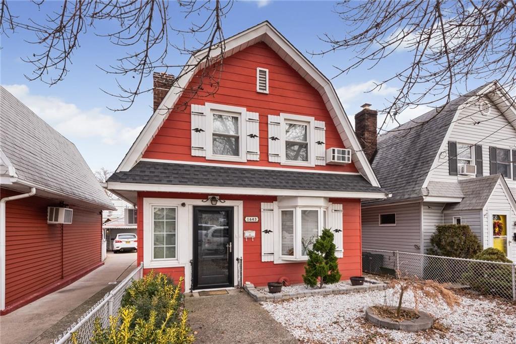 1643 37 Street - Photo 1