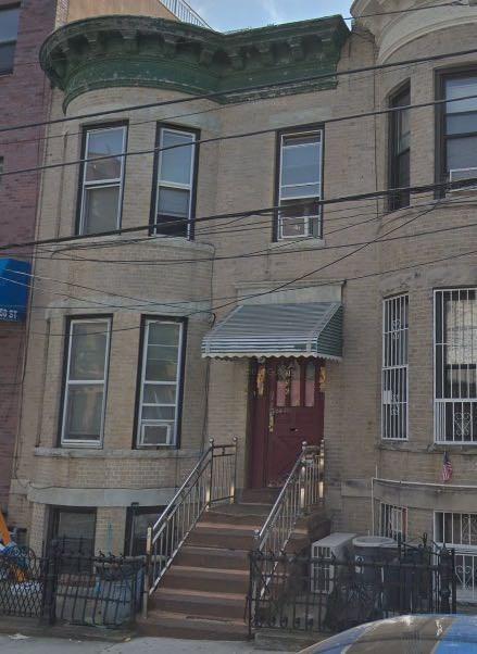 756 58 Street - Photo 1
