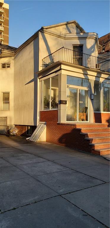 1003 East 5 Street - Photo 1