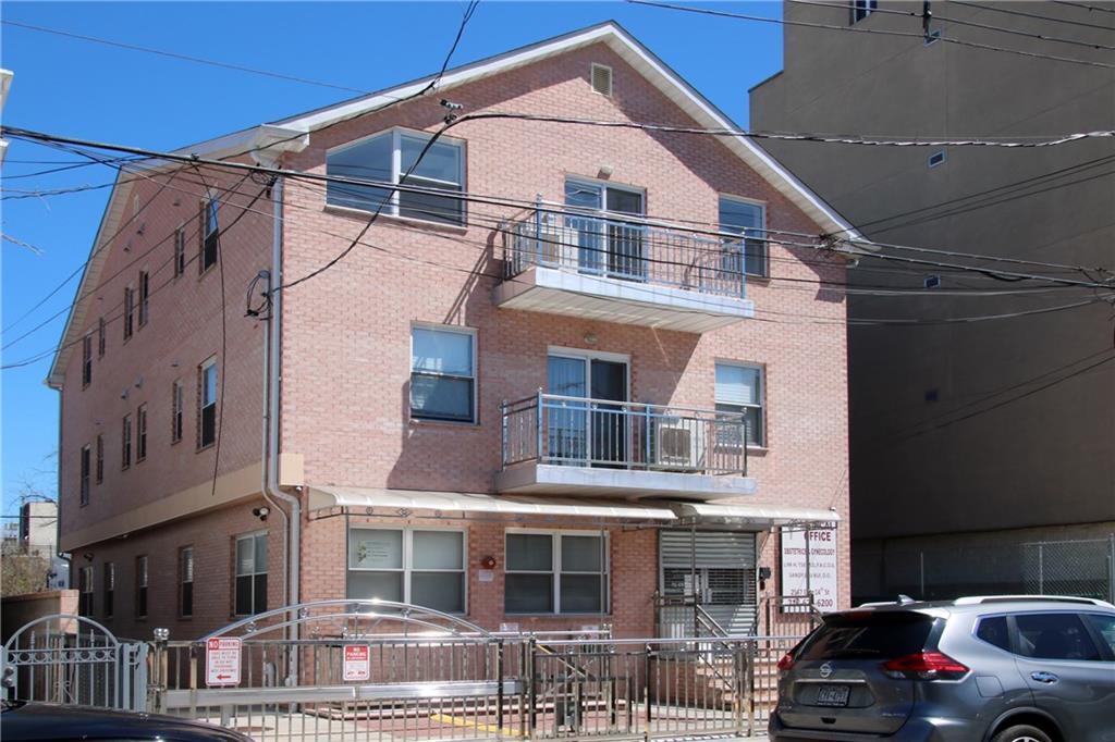 2567 14 Street - Photo 1