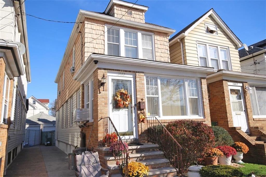 1665 38 Street - Photo 1