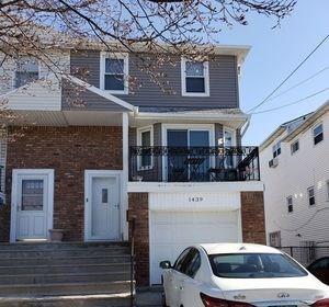 1439 69 Street - Photo 1