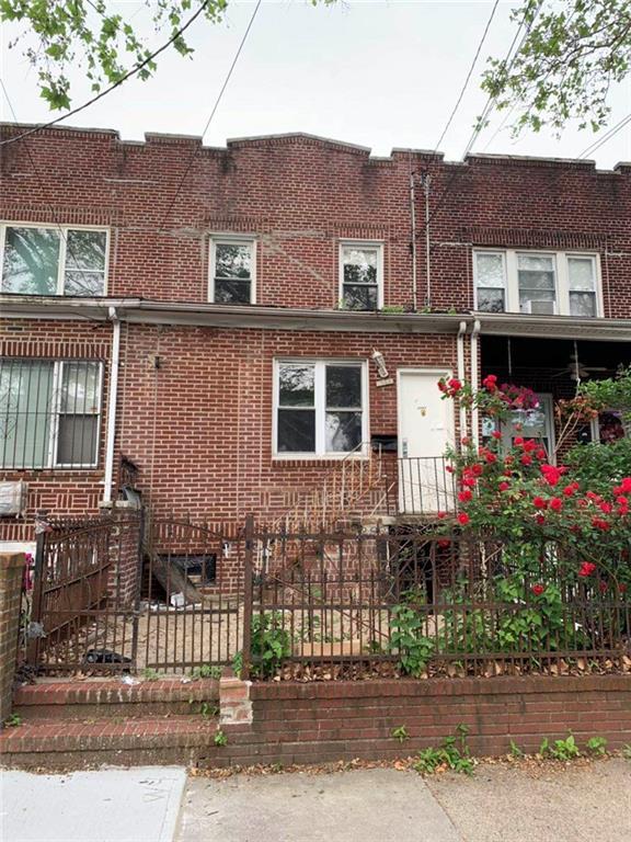 1943 West 9 Street - Photo 1