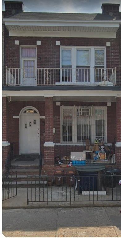 662 61 Street - Photo 1