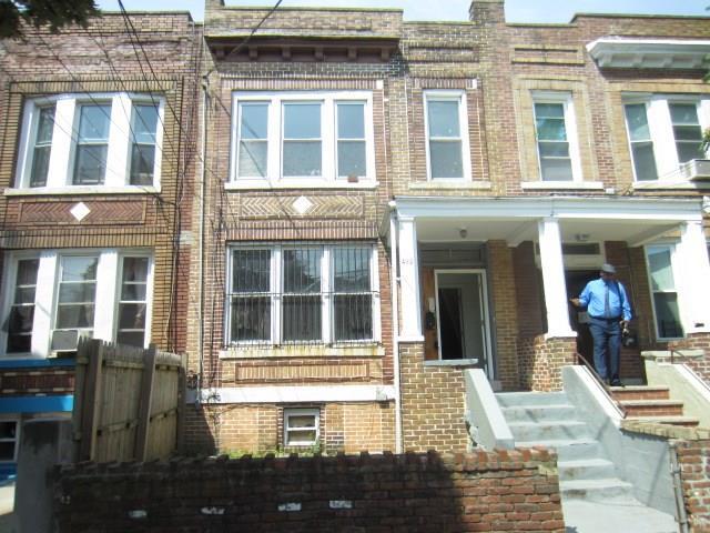 492 Warwick Street - Photo 1