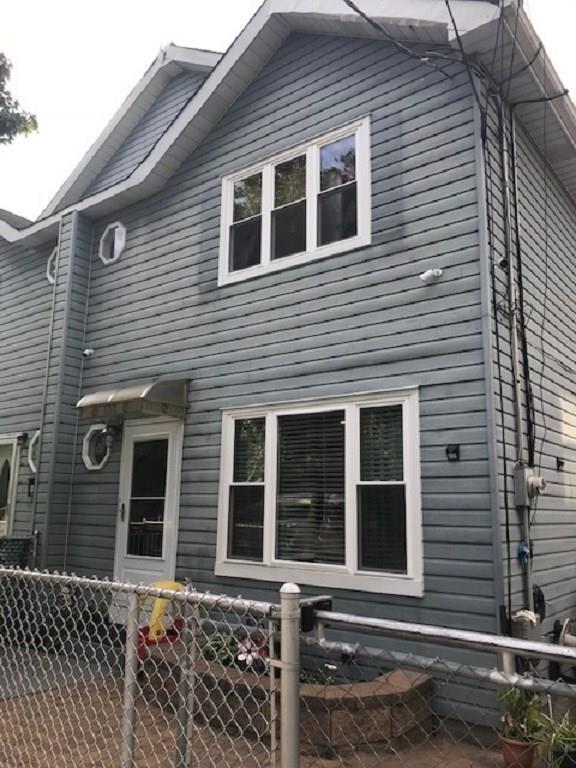103 Stanley Avenue - Photo 1