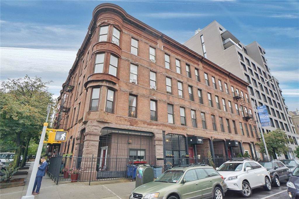 103 4 Avenue - Photo 1