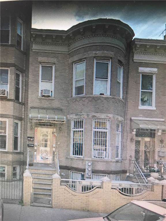 558 56 Street - Photo 1