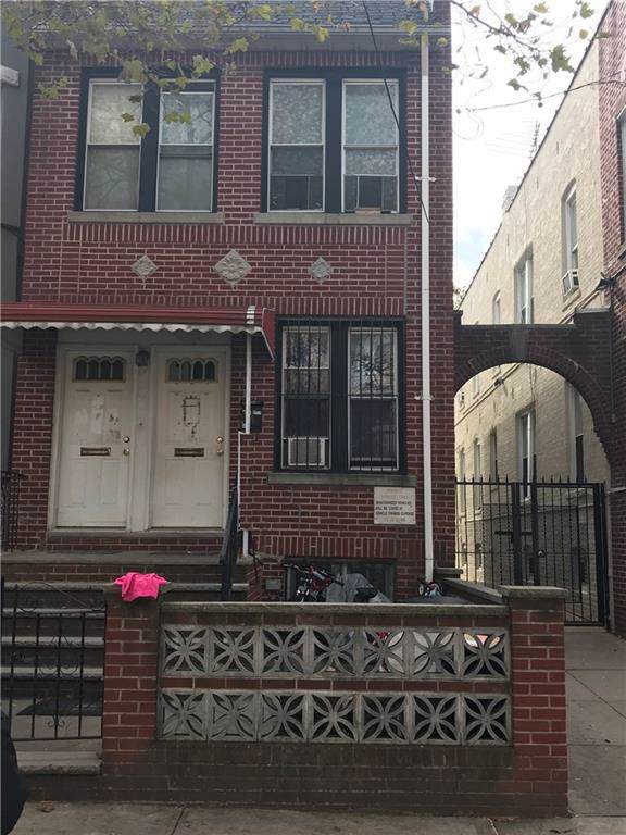 816 52 Street - Photo 1