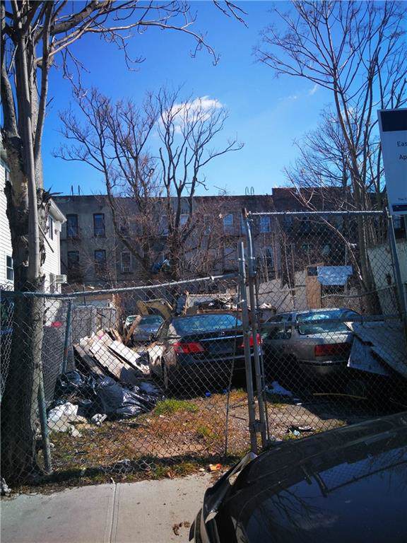 599 Ashford Street - Photo 1