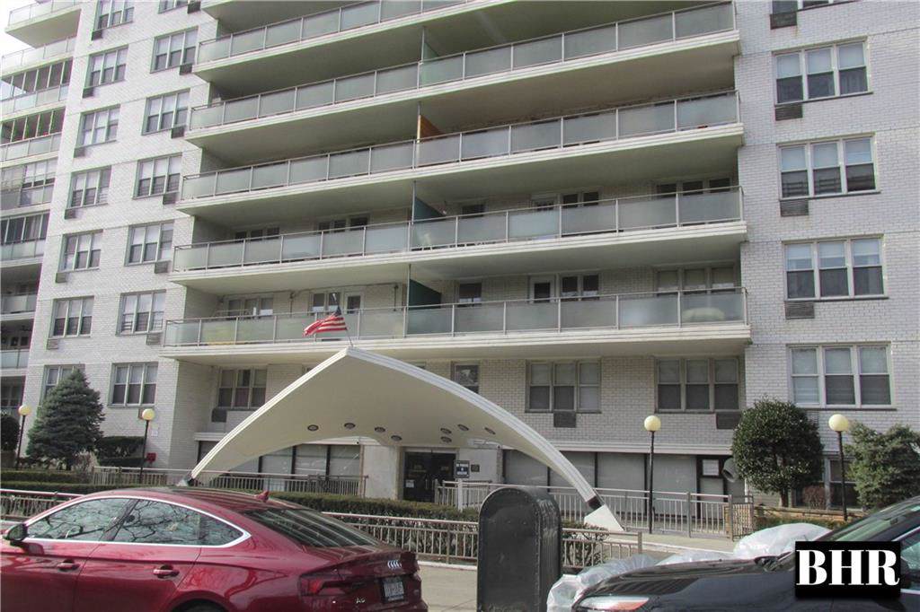 370 Ocean Parkway - Photo 1