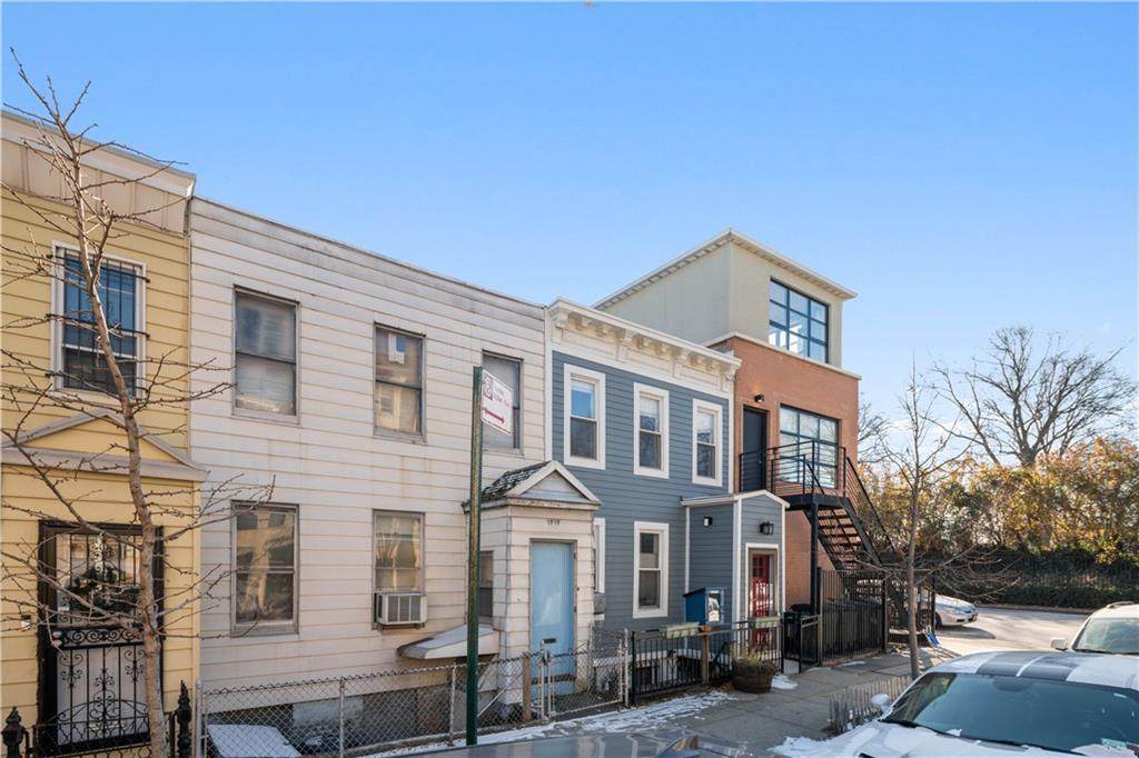 1919 8 Avenue - Photo 1