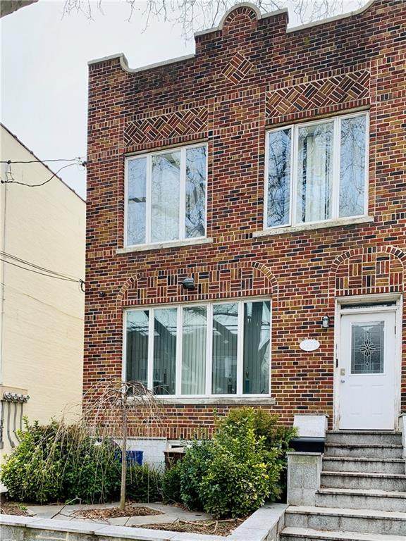 2279 24 Street - Photo 1