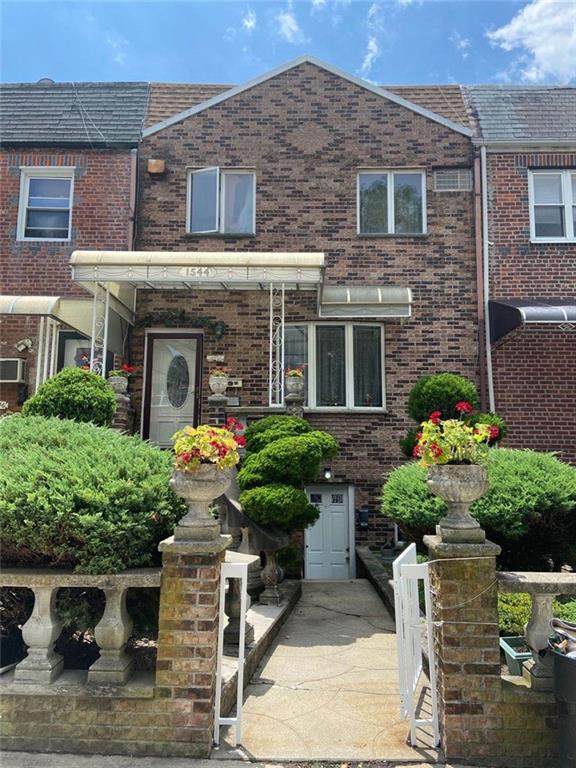 1544 83 Street - Photo 1