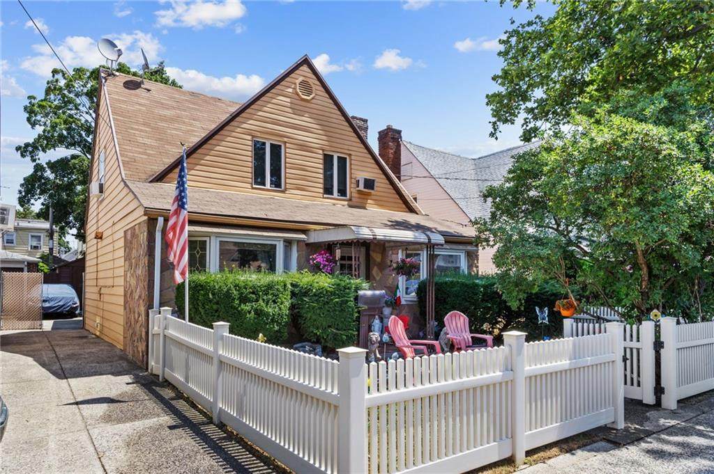 1627 37 Street - Photo 1