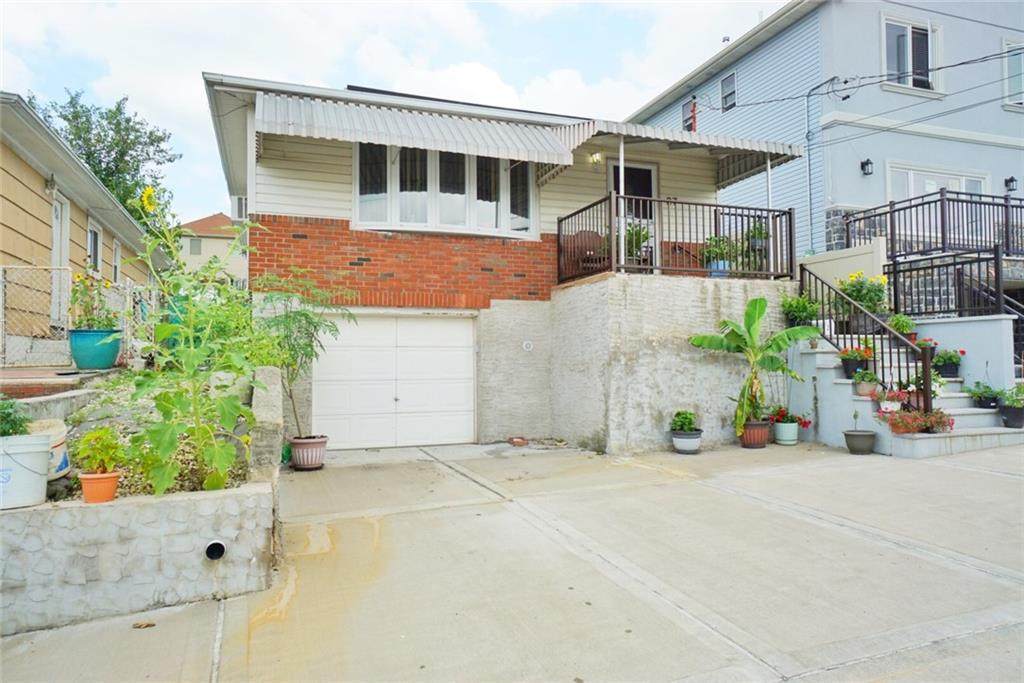 27 Roosevelt Avenue - Photo 1