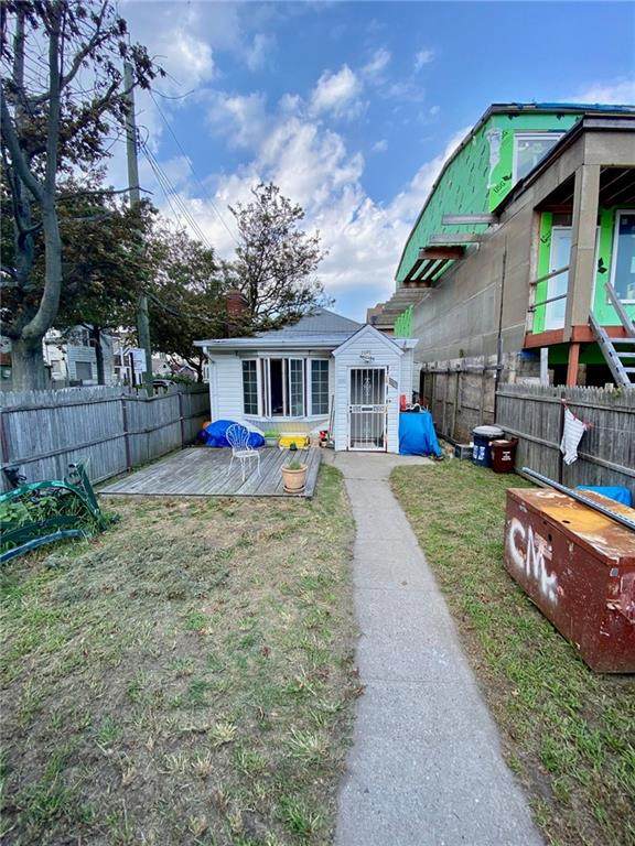 1601 Oriental Boulevard - Photo 1