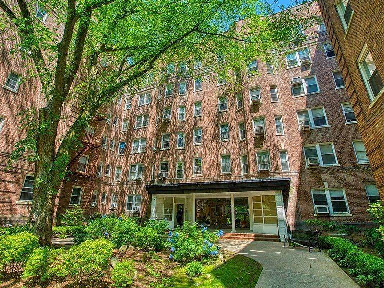 1615 Avenue I - Photo 1