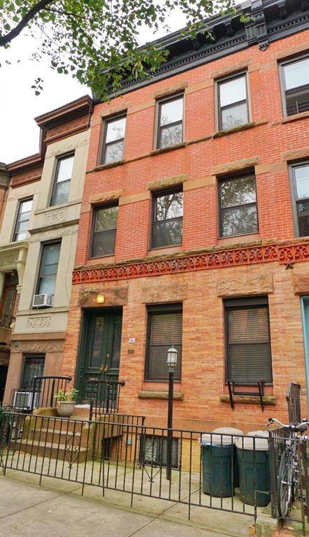 582 11 Street - Photo 1