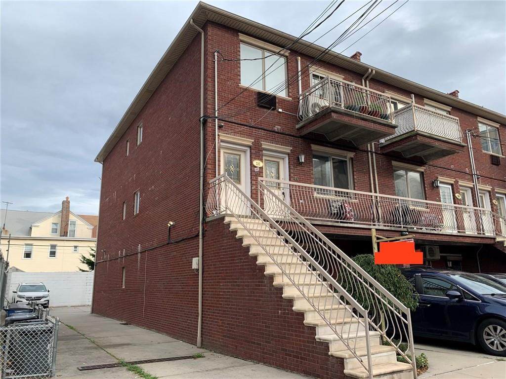 231 Bay 34 Street - Photo 1