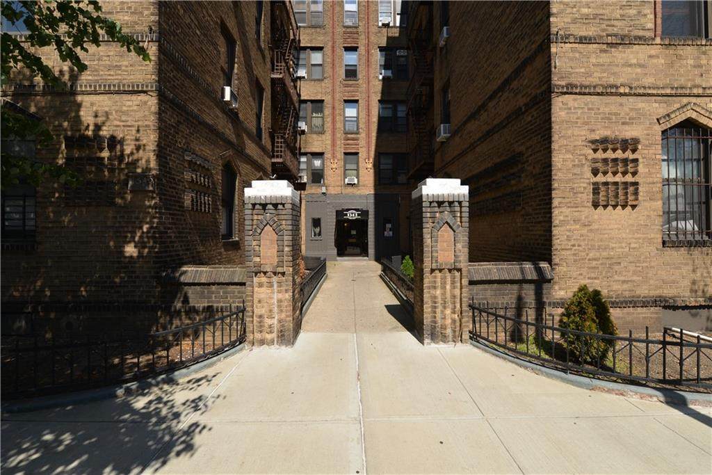 1543 1 Street - Photo 1