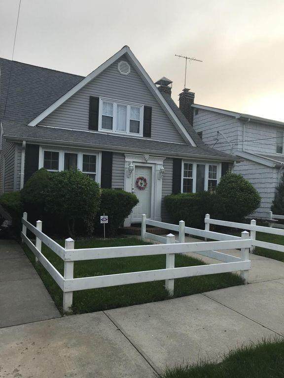 1664 37 Street - Photo 1