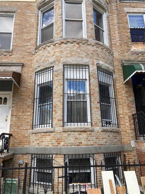 718 49 Street - Photo 1