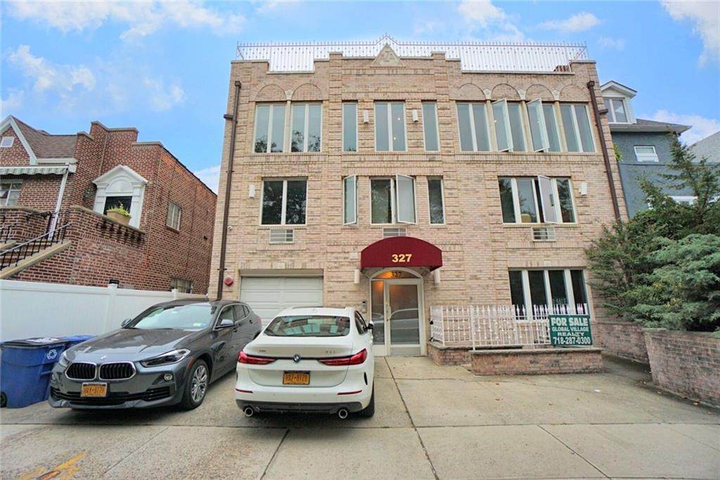 327 101 Street - Photo 1