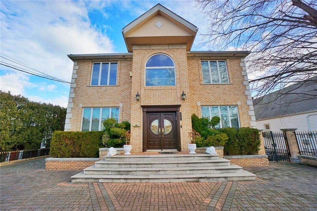 2117 72 Street - Photo 1