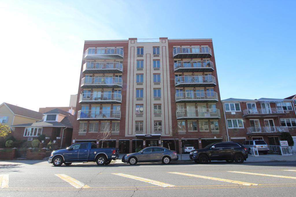 1562 6 Street - Photo 1