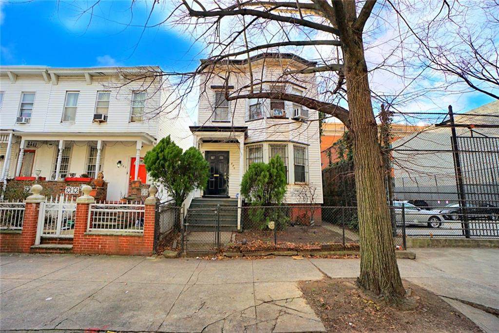 276 Winthrop Street - Photo 1