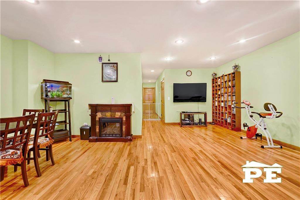 2641 24 Street - Photo 1