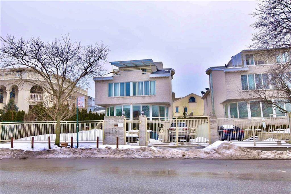 412 Shore Boulevard - Photo 1