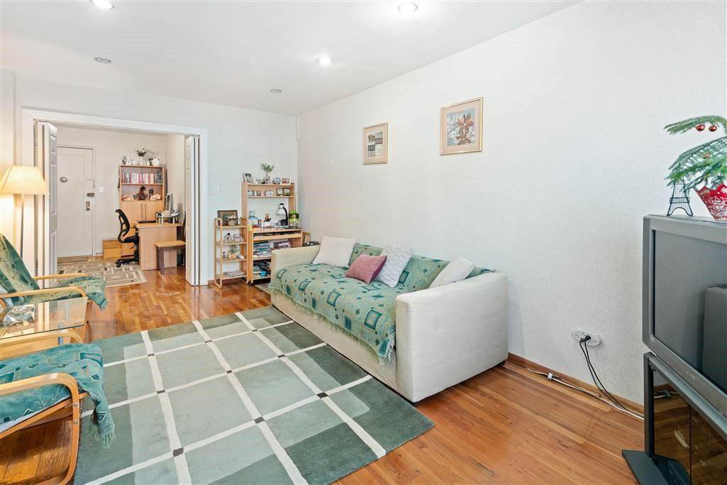 711 Montauk Court - Photo 1