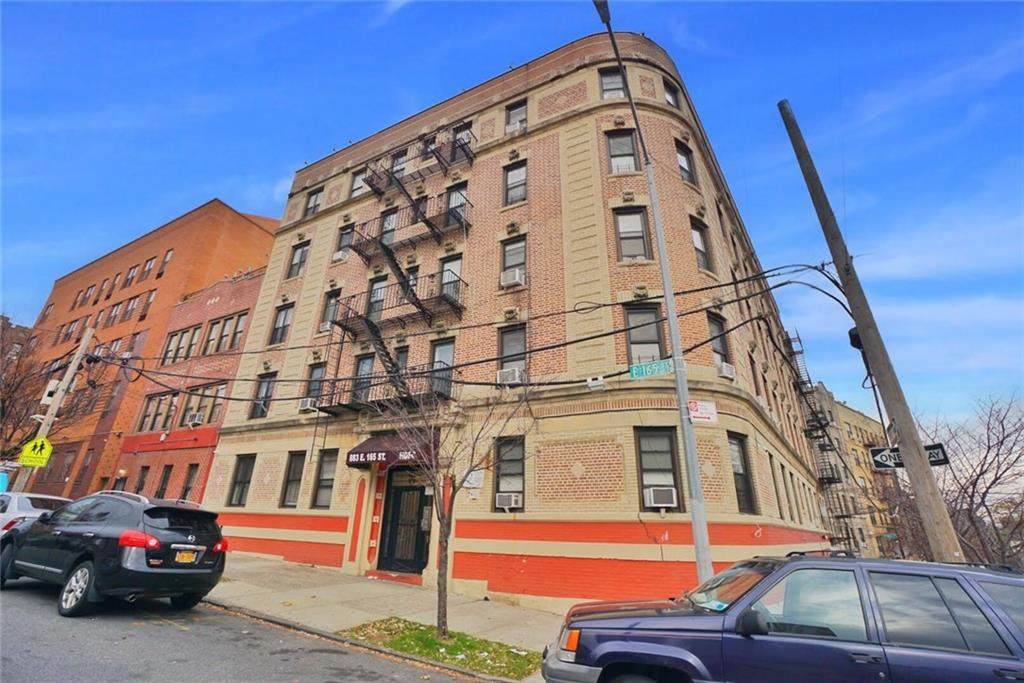 883 165 Street - Photo 1